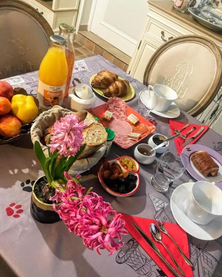 Mortain-Bocage La Tour Cachee Bed & Breakfast エクステリア 写真